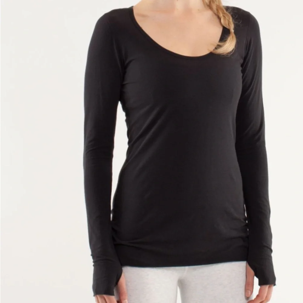 Lululemon My Mantra Long Sleeve Scoop Neck Top Black Thumbholes Cotton Size 6
